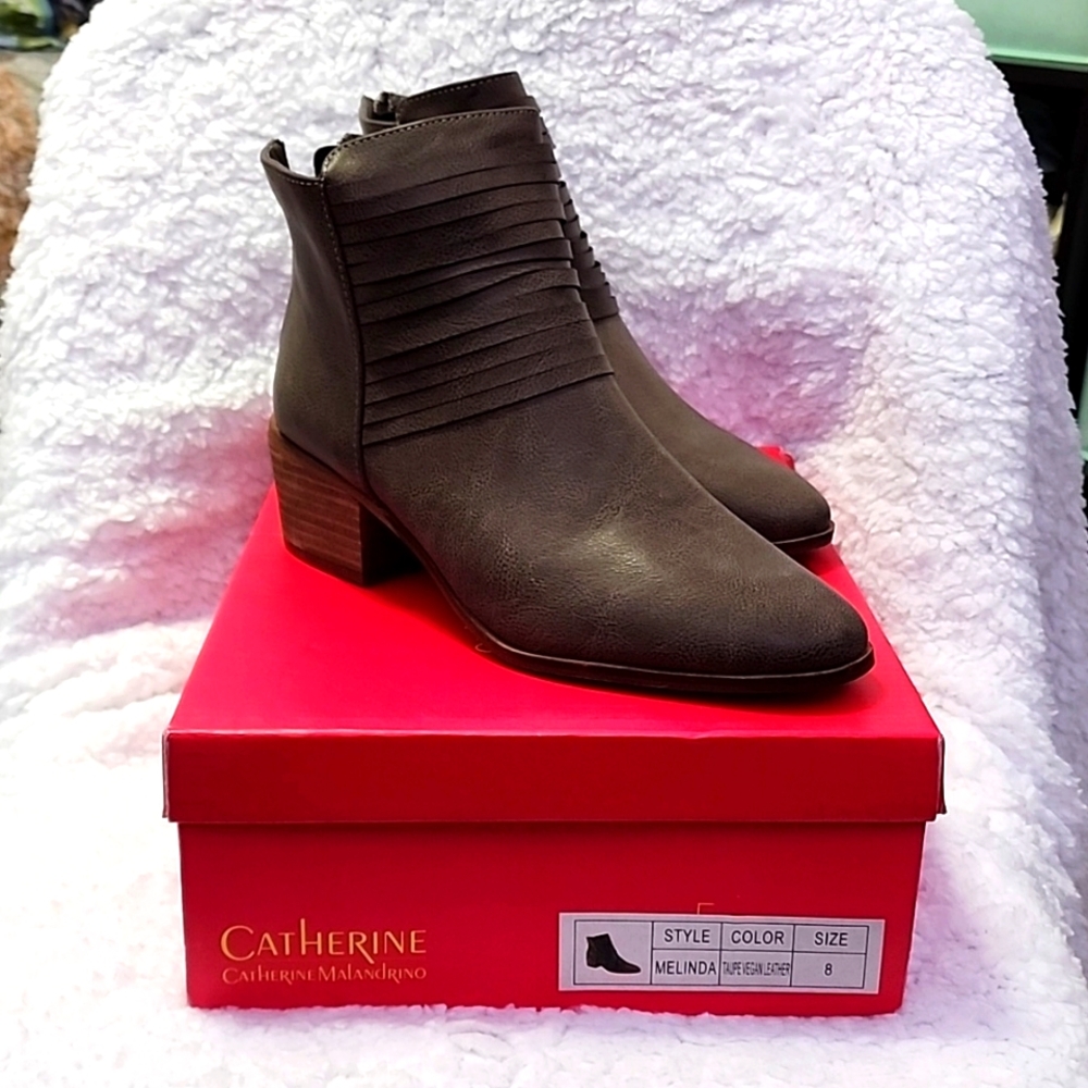 Catherine Malandrino Melinda Boots Size 8